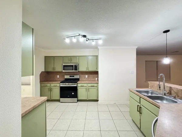 $1,950 | 19538 Narcissus Brook Lane, Cypress, TX 77433