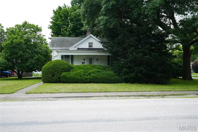$69,000 | 114 West 2nd S Street, Mount Olive, IL 62069