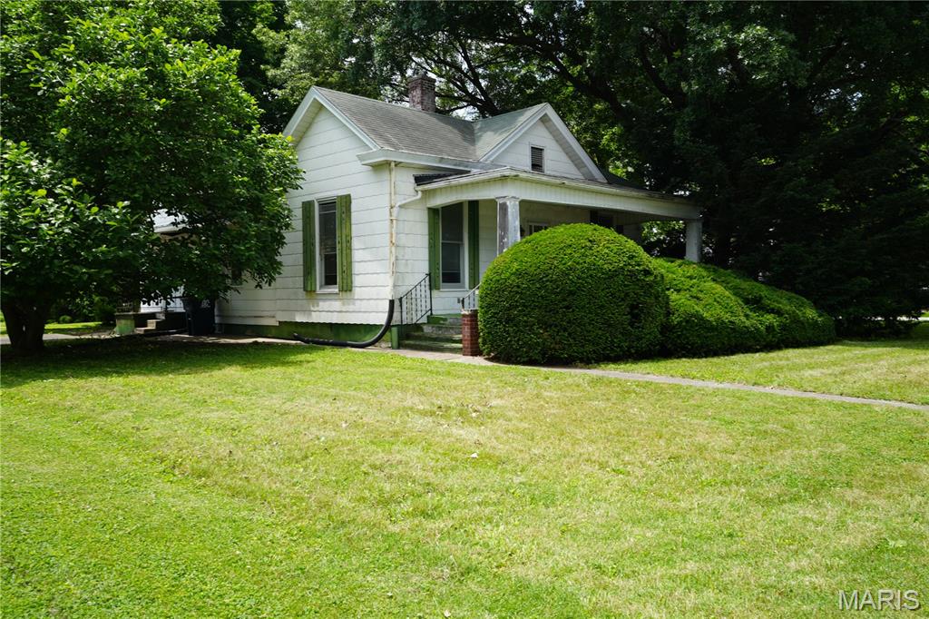 114 West 2nd S Street Mount Olive, IL 62069 - Photo 2 of 14