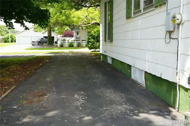 $69,000 | 114 West 2nd S Street, Mount Olive, IL 62069