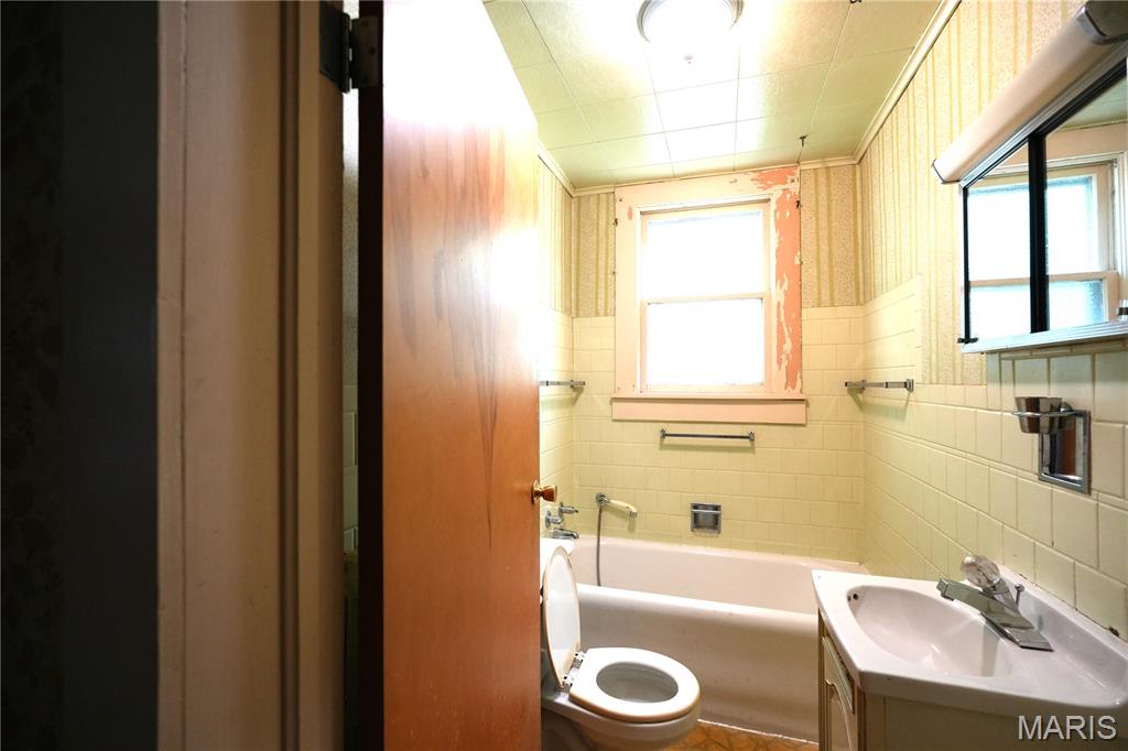 114 West 2nd S Street Mount Olive, IL 62069 - Photo 9 of 14