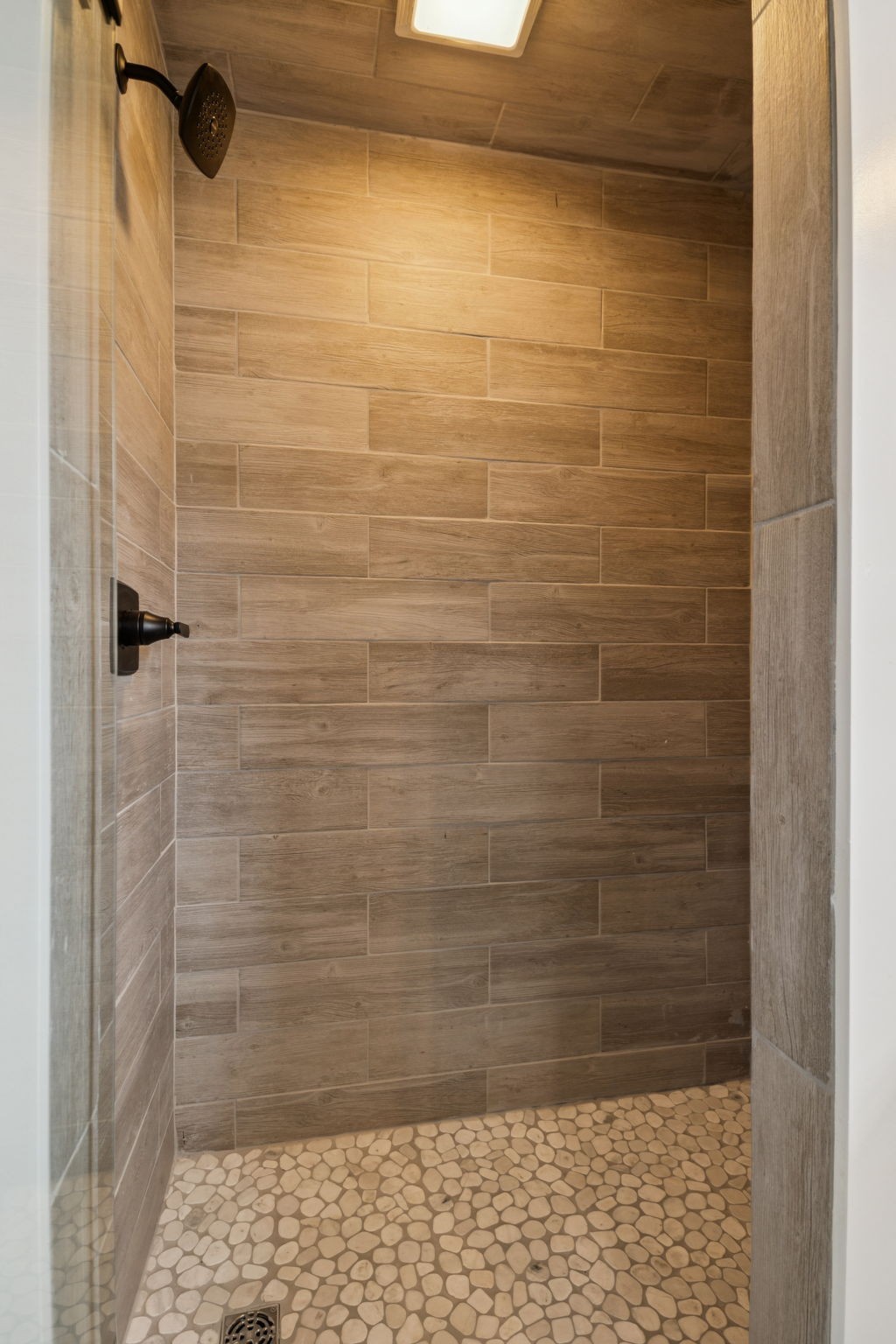 700 Robinson Road Smithville, TN 37166 - Photo 25 of 36 a bathroom with a shower