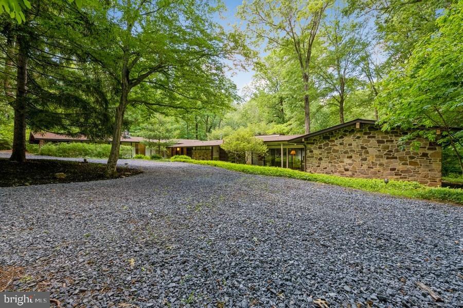 666 Cherry Hill Road Princeton, NJ 08540 - Photo 3 of 38