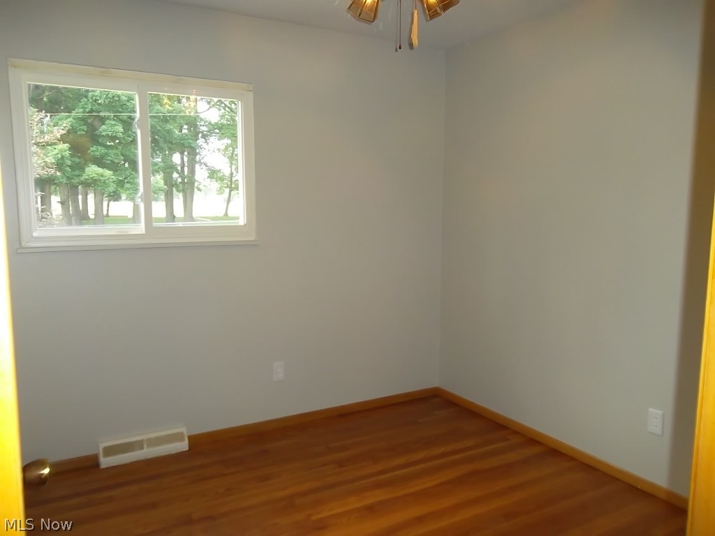 30018 Vineyard Road Willowick, OH 44095 - Photo 17 of 29