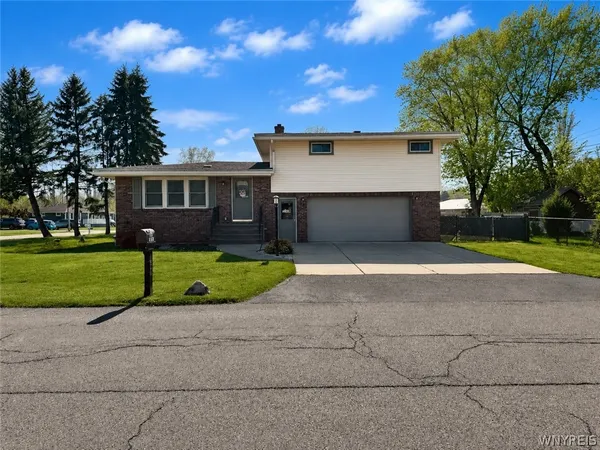$279,999 | 1626 South Bend Lane, Hamburg, NY 14085