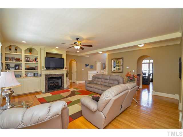 2904 SnapsWell Street Raleigh, NC 27614 - Photo 9 of 25 Living Room