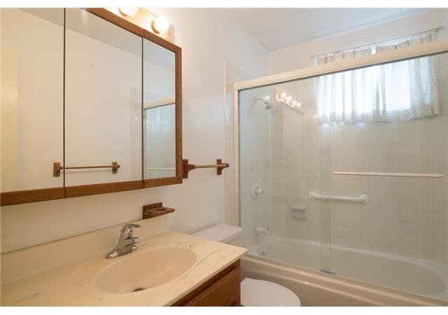 10444 Timberlane Way Santee, CA 92071 - Photo 9 of 12 1 OF 2 BATHS