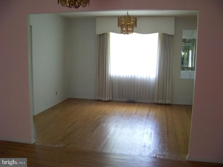 136 Hooton Road Mount Laurel, NJ 08054 - Photo 7 of 25 Dining Room