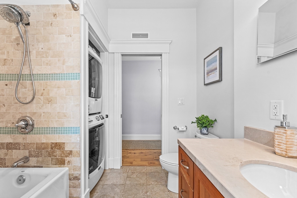 48 Jamaica Road, Unit 3 Brookline, MA 02445 - Photo 25 of 38 Gallery Image 25