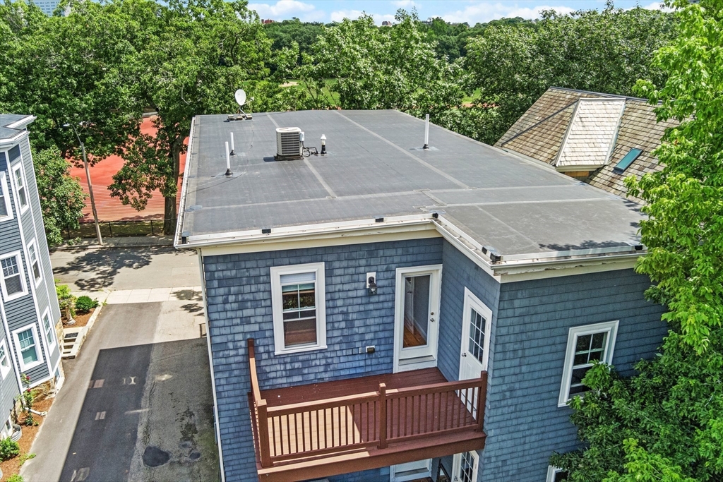 48 Jamaica Road, Unit 3 Brookline, MA 02445 - Photo 32 of 38 Gallery Image 32