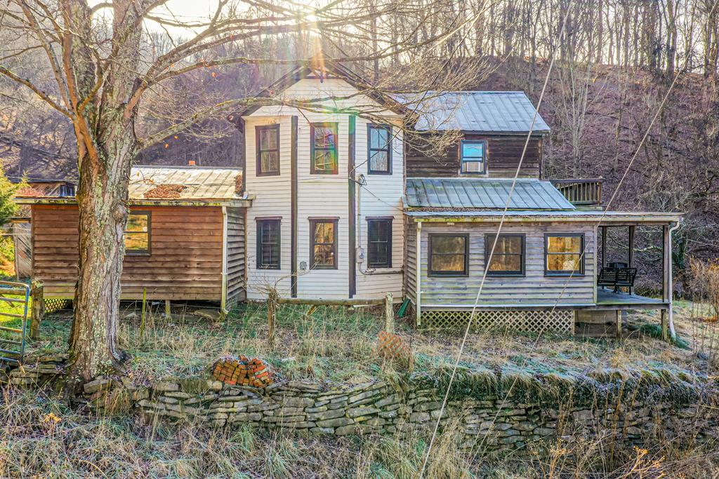 245 J Yates Road Lebanon, VA 24266 - Photo 1 of 74 Gallery Image 1