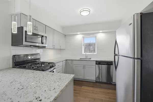 $1,650 | 6555 West Belmont Avenue, Unit 3W, Chicago, IL 60634