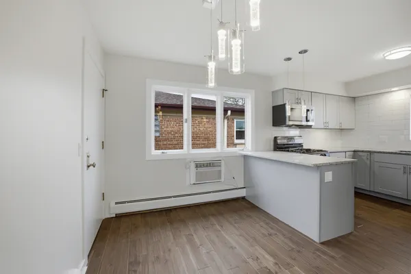 $1,650 | 6555 West Belmont Avenue, Unit 3W, Chicago, IL 60634