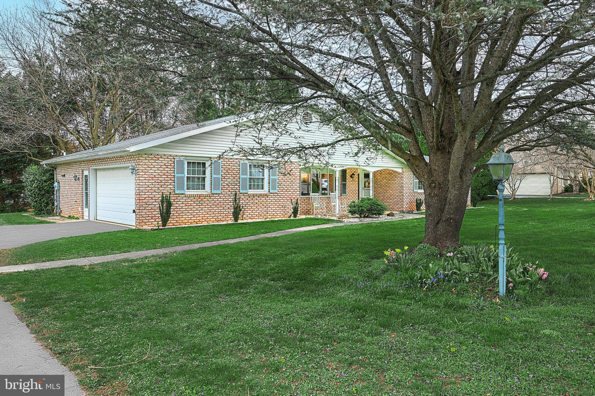 2415 Sutton Road York, PA 17403 - Photo 3 of 44