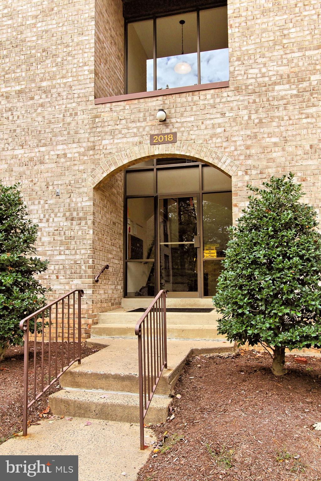 2018 Colts Neck Road, Unit 21B Reston, VA 20191 - Photo 4 of 34 Gallery Image 4
