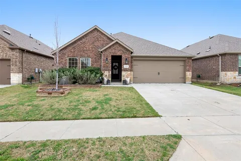 $334,999 | 11028 Los Alamos Drive, Aubrey, TX 76227