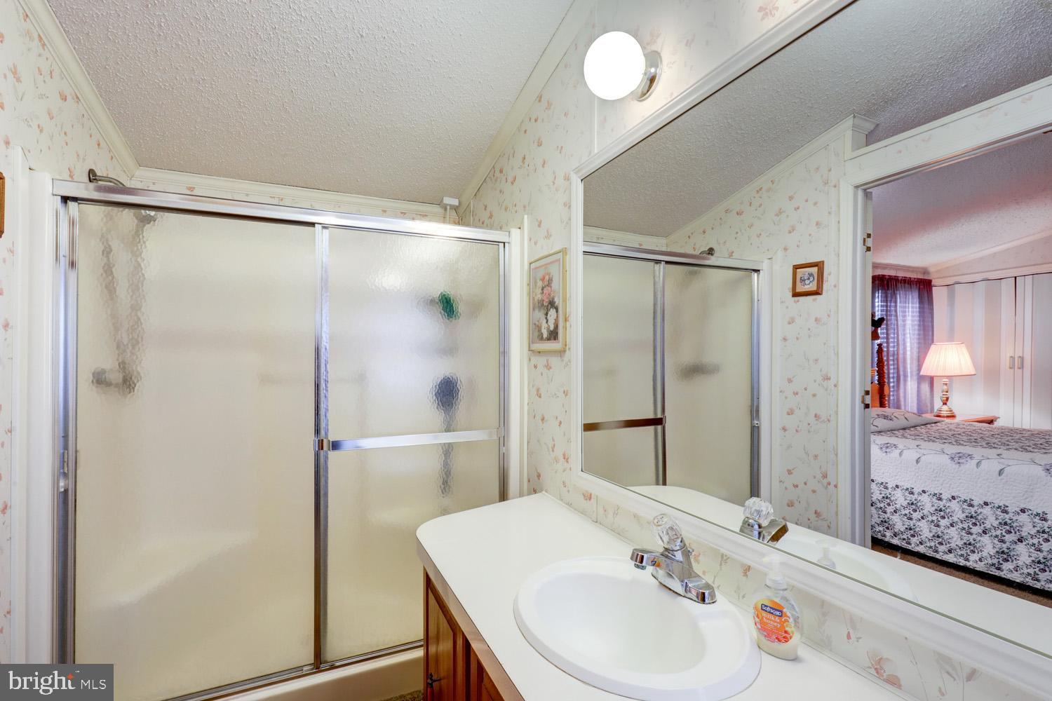 924 Emerald Street Ephrata, PA 17522 - Photo 23 of 23 Primary Bathroom