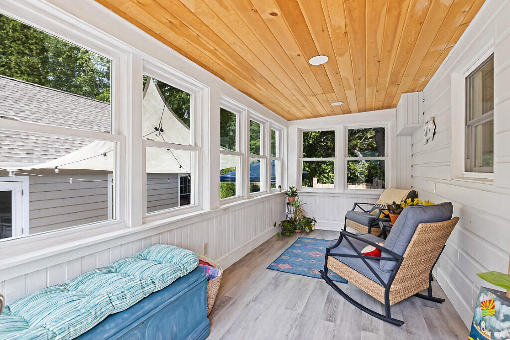 38 Johnson Road Falmouth, ME 04105 - Photo 11 of 73 01_BP5A4571_DxO_mls