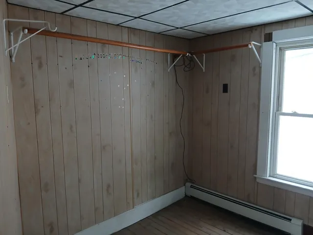 $129,000 | 30 Harlow Hill Road, Mexico, ME 04257