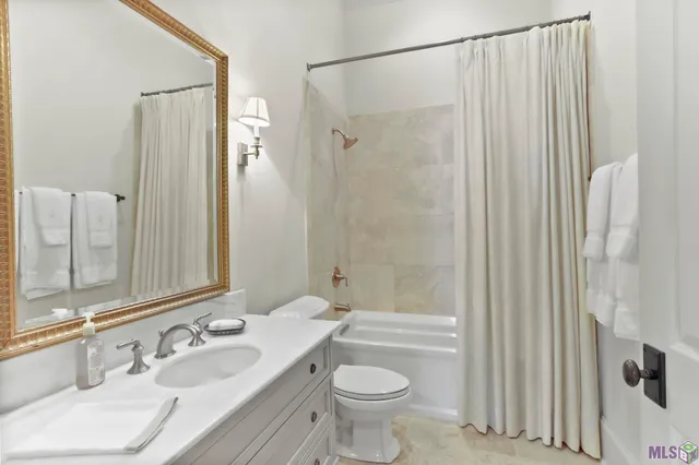 $1,750,000 | 17220 North Lakeway Avenue, Baton Rouge, LA 70810