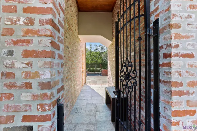 $1,750,000 | 17220 North Lakeway Avenue, Baton Rouge, LA 70810