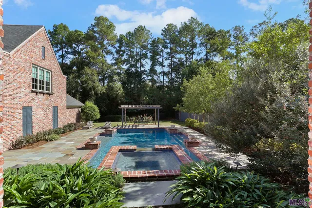 $1,750,000 | 17220 North Lakeway Avenue, Baton Rouge, LA 70810