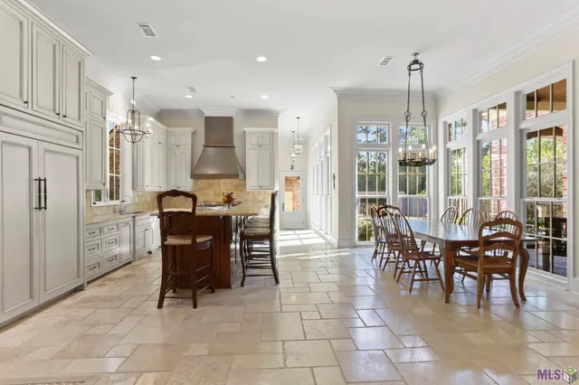 $1,750,000 | 17220 North Lakeway Avenue, Baton Rouge, LA 70810