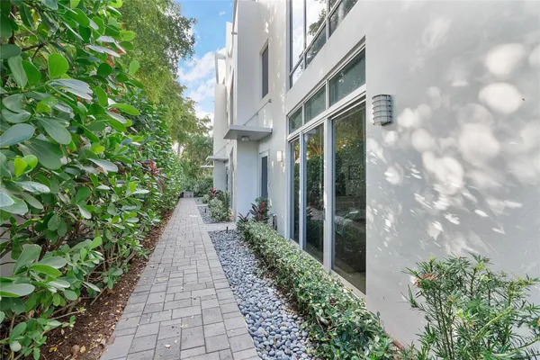 $6,300 | 3266 Northeast 15th Street, Pompano Beach, FL 33062