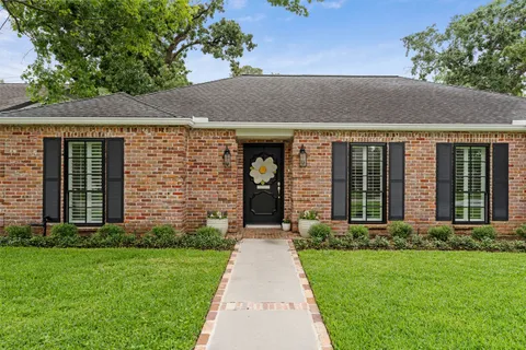$814,000 | 10215 Green Tree Road, Houston, TX 77042