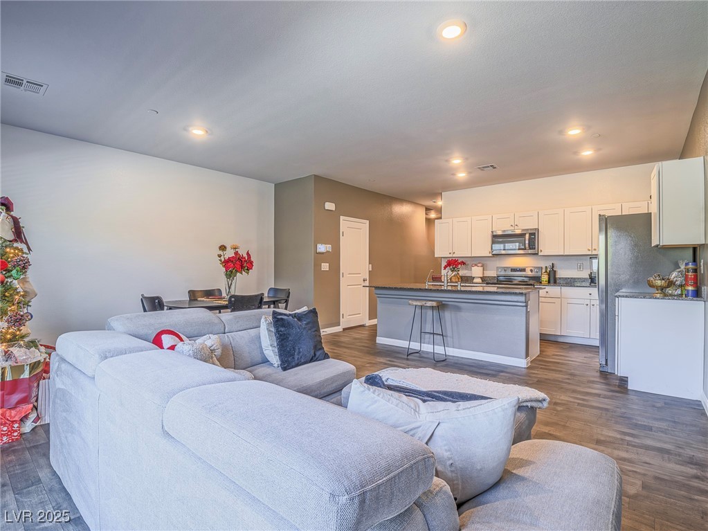 12725 Epperly Street Henderson, NV 89044 - Photo 6 of 23