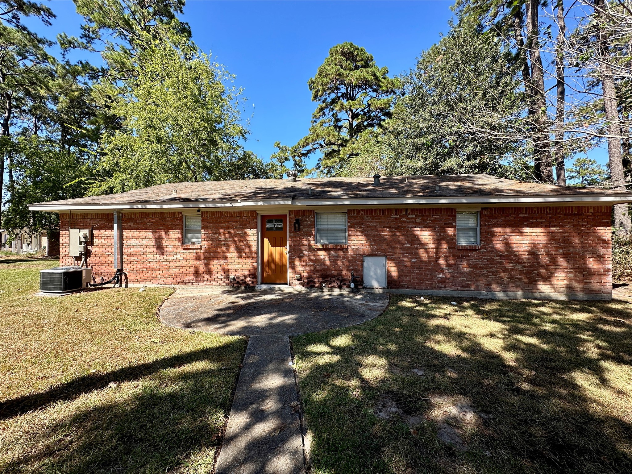 22 Champions Colony West Houston, TX 77069 - Photo 14 of 14 a view of a house with a yard