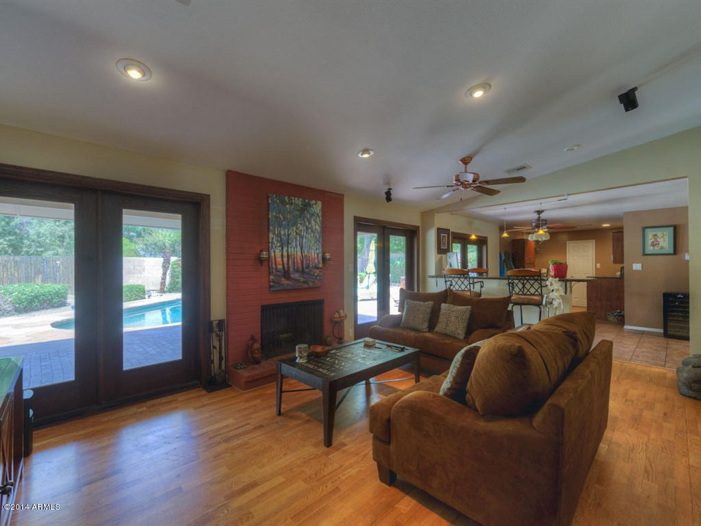 4420 North Dromedary Road Phoenix, AZ 85018 - Photo 6 of 21 006_Family Room