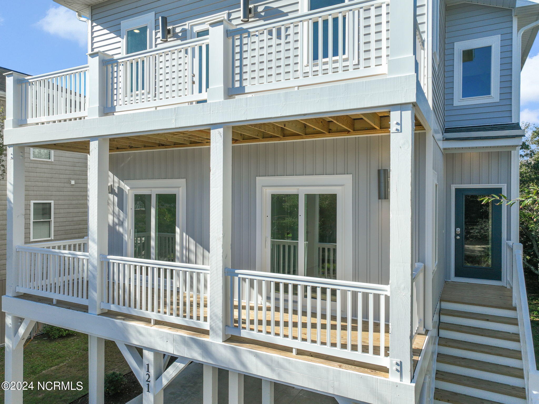121 Atkinson Road Surf City, NC 28445 - Photo 5 of 70 Front Decks