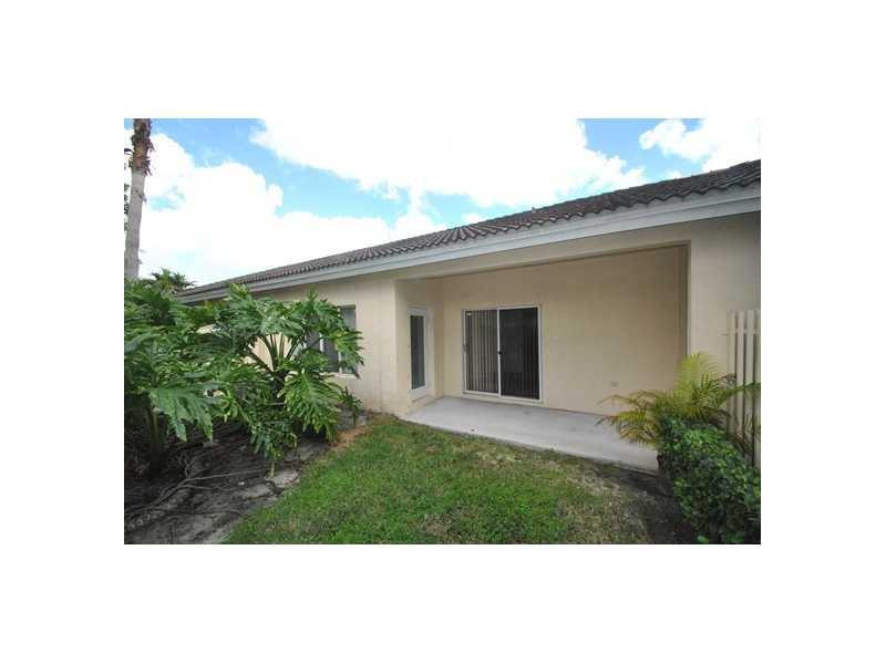 1069 Southwest 42nd Terrace, Unit 1069 Deerfield Beach, FL 33442 - Photo 1 of 8 Exterior Front