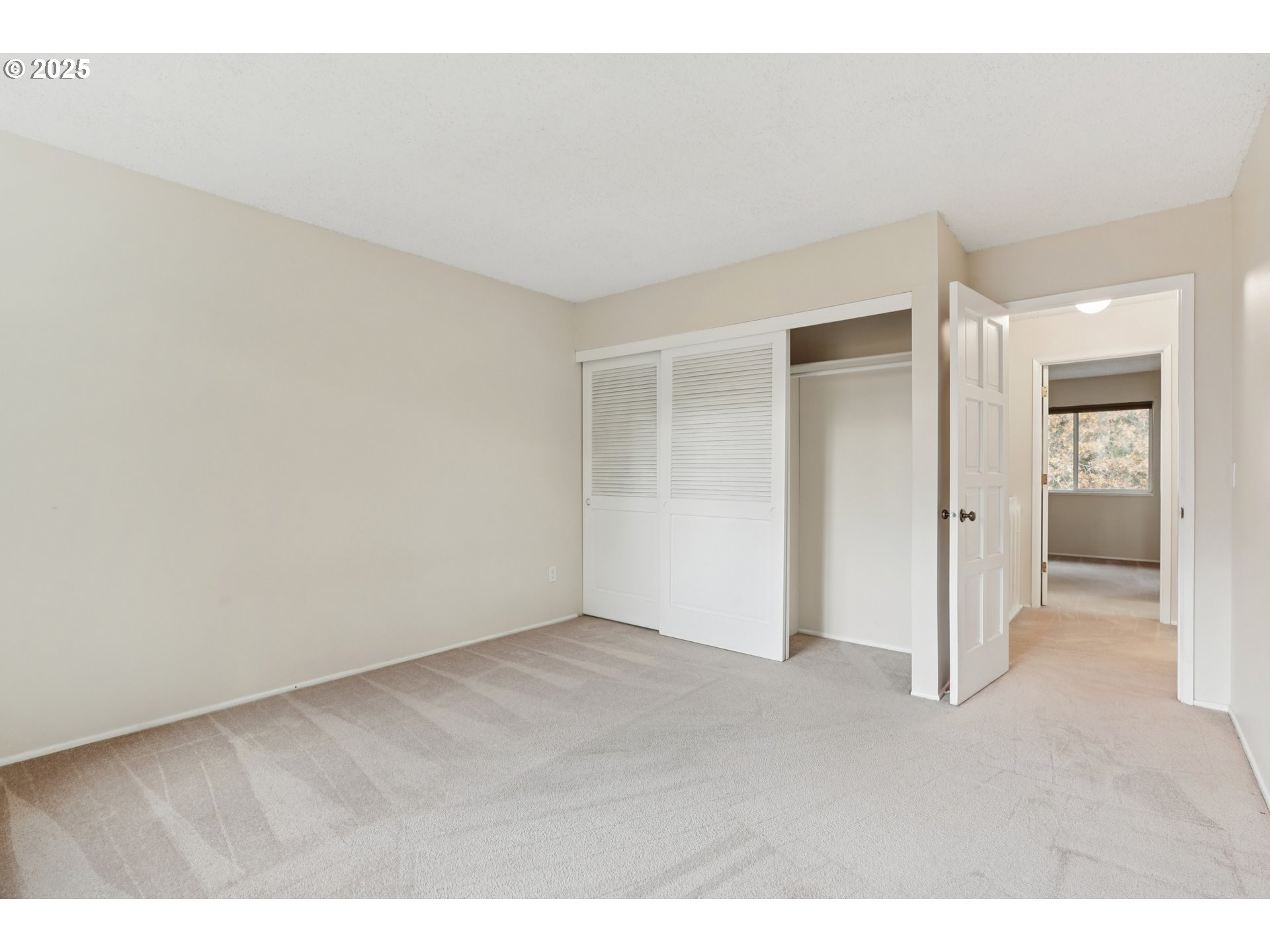 14678 Southwest 106th Avenue Tigard, OR 97224 - Photo 23 of 41 a view of an empty room