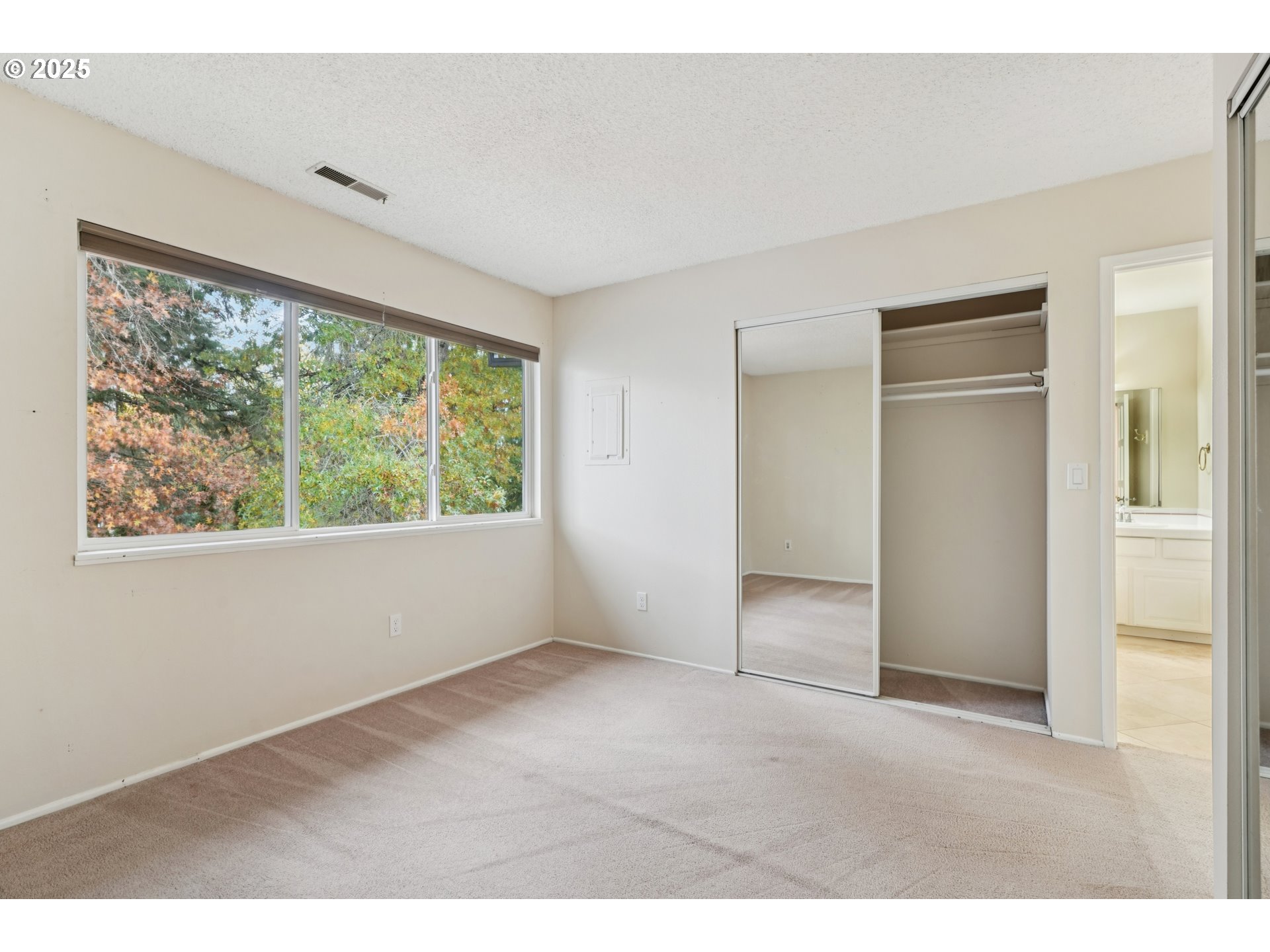 14678 Southwest 106th Avenue Tigard, OR 97224 - Photo 25 of 41 a view of an empty room with a window