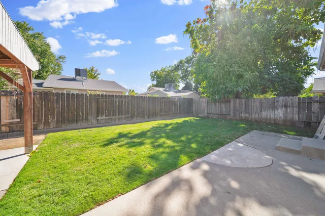 $374,000 | 6955 Yvonne Court, Redding, CA 96001