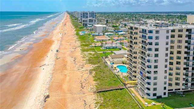 $320,000 | 1415 Ocean Shore Boulevard, Unit 303, Ormond Beach, FL 32176