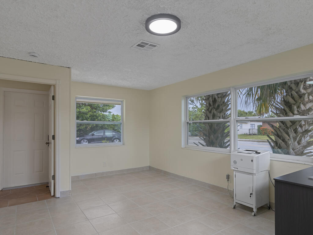 371 West 34th Street Riviera Beach, FL 33404 - Photo 21 of 27 Bedroom 3