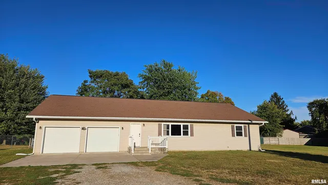 $220,000 | 1205 South Main Street, Lewistown, IL 61542