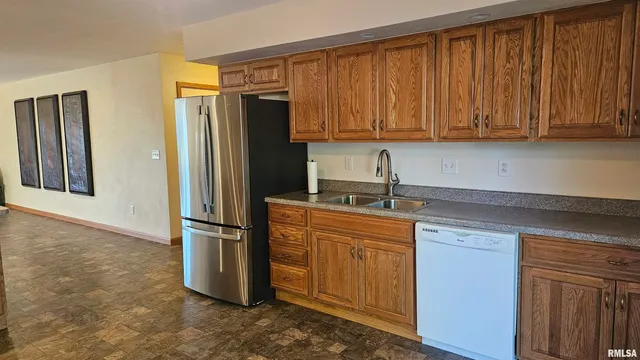 $220,000 | 1205 South Main Street, Lewistown, IL 61542