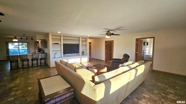 $220,000 | 1205 South Main Street, Lewistown, IL 61542