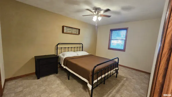 $220,000 | 1205 South Main Street, Lewistown, IL 61542
