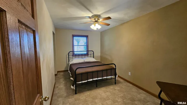 $220,000 | 1205 South Main Street, Lewistown, IL 61542