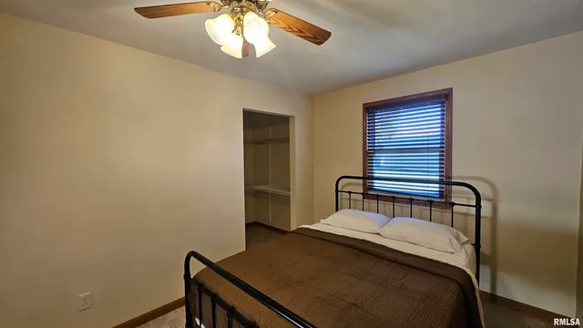 $220,000 | 1205 South Main Street, Lewistown, IL 61542