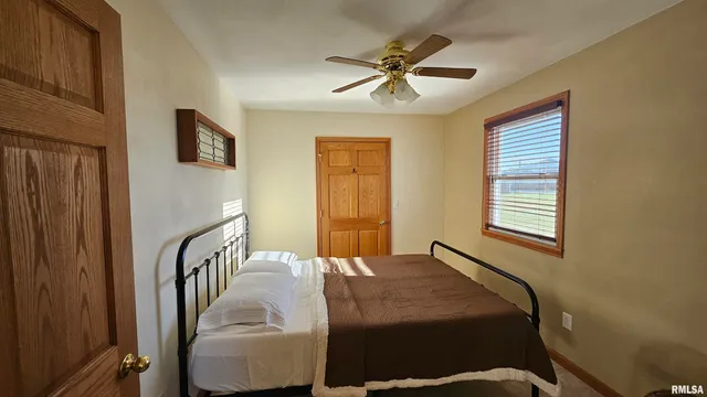 $220,000 | 1205 South Main Street, Lewistown, IL 61542