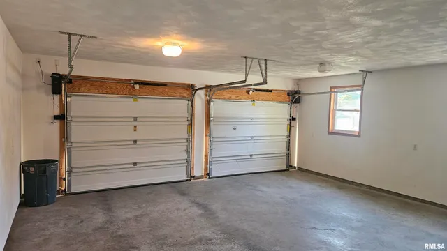 $220,000 | 1205 South Main Street, Lewistown, IL 61542