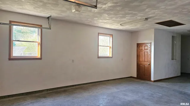 $220,000 | 1205 South Main Street, Lewistown, IL 61542