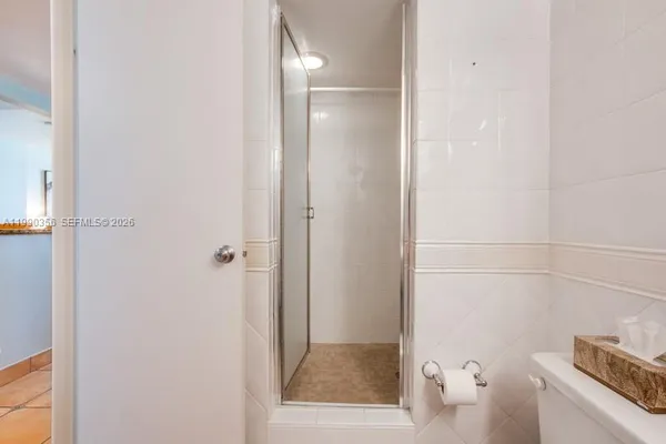 $3,300 | 2625 Collins Avenue, Unit 1403, Miami Beach, FL 33140