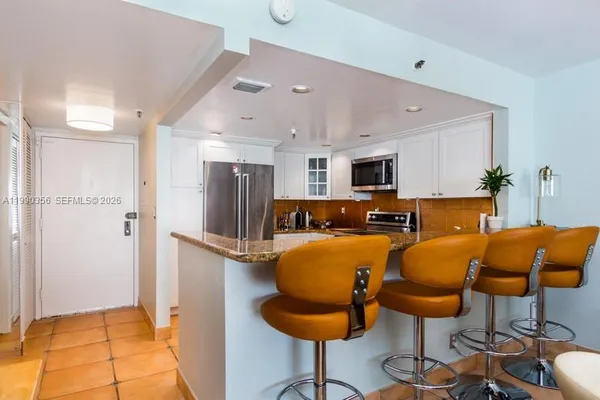 $3,300 | 2625 Collins Avenue, Unit 1403, Miami Beach, FL 33140